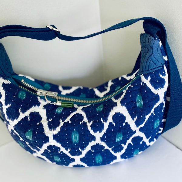 Half-moon sashiko blue indigo sling bag, crescent bag adjustable strap, 2 pocket crossbody hobo bag, top handle, handmade gift, gift for her