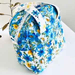 Blue floral patchwork tote, Handcrafted Boston bag, zipper closure with lace, many pockets inside, cute top handle bag for her, gift for her