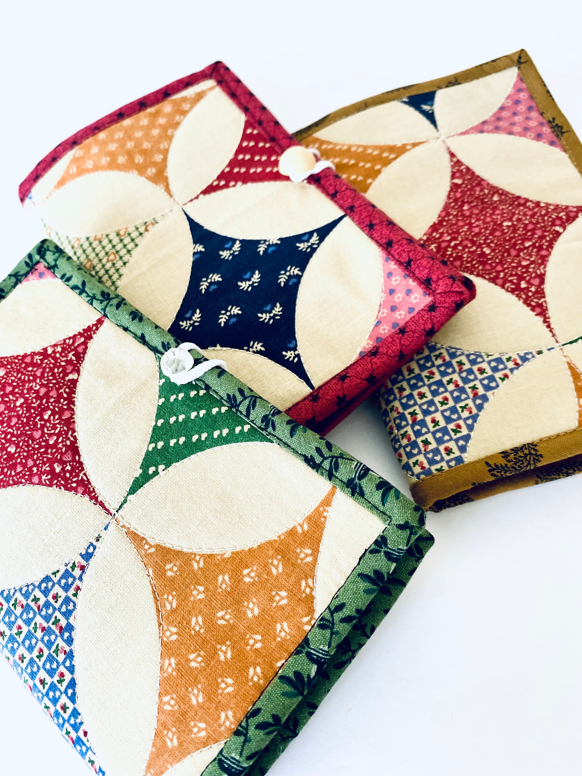 Quilted Needle book, Sewing tool holder, Needle storage case, quilter gift, cute gift, gift for sewer, sewing lover gift, gift for DIY lover