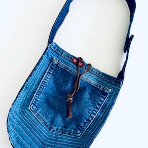 Bolso con asa superior de jeans acolchados, bolso de mezclilla azul marino, 2 bolsillos, bolso de mezclilla azul único reciclado, regalo para ella, regalo unisex hecho a mano y reutilizado