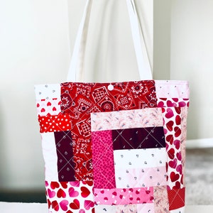 Cabas matelassé, sac à bandoulière, sac patchwork, cabas fait main, poche zippée à l'intérieur, cabas rose, sac en denim blanc, cadeau d'anniversaire pour elle, cousu main
