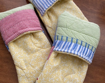 Gesteppter Topflappen mit Blumenmuster, schwerer gepolsterter Ofenhandschuh, Daumengriff und eine Tasche