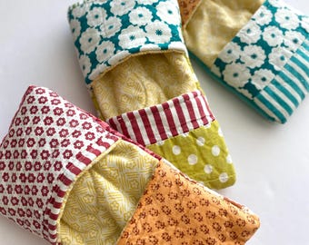 Quilted Mini Pot Holder, Stripy Oven Mitt with Finger Pocket