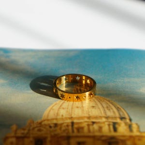 ミニマリスト 18K ゴールド PVD ステンレススチールリング、かわいいパターンリング、スタッキングリング、防水変色防止リング