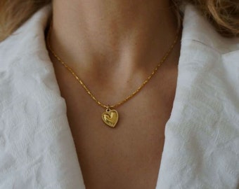 NEW! Dainty Heart Necklace, Snake Necklace, Valentines Gift, PVD Gold Steel Necklace, Waterproof Necklace, Non Tarnish Chain