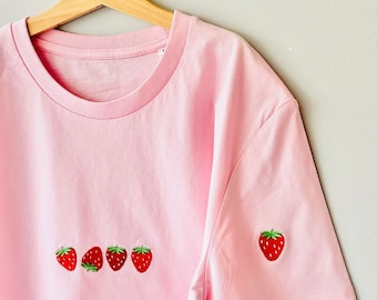 T-shirt brodé de fraises - Haut d'été bio rose pour femme