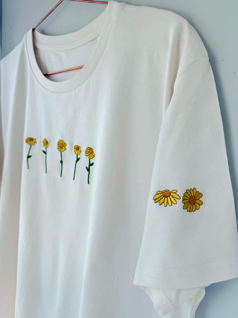 T-shirt tournesols brodés unisexe en coton bio - Haut printemps-été image 10