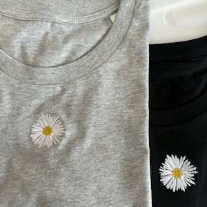 Daisy Embroidered Organic T-shirt - Spring Summer Days