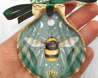 Biene zum Aufhängen - Hummel Ornament - Salbei Wohnkultur - Cottagecore Ornament - Geschenk für Bienenliebhaber - Bienenandenken - Cottagecore home decor