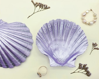LILAC SHELL TRINKET - Lavender Daisy Flowers - Daisy trinket - Purple trinket - hand-painted trinket - natural scallop shell - mermaid gift