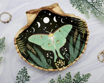 Luna Moth Trinket Dish - Cottagecore butterfly trinket - Seashell right dish - Luna Moth decor - Cottagecore ring dish - Fantasy home decor