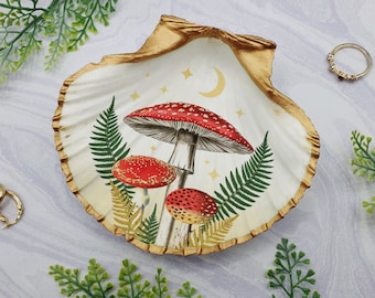 Adorno de hongo - Plato de anillo de estilo rural - Decoración del hogar de estilo forestal - Adorno de concha marina pintada - Plato de concha ilustrado - Adorno vintage