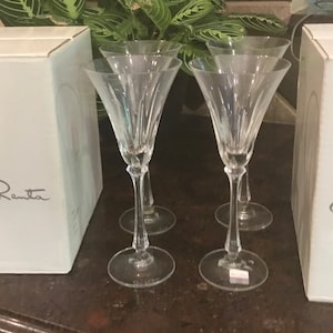 Oscar de la Renta Crystal Wine Glasses - Signed Crystal - Unused in original box - set of 8