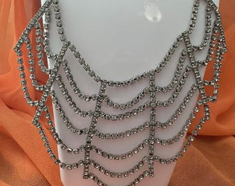 Halsband i art déco-stil med strass