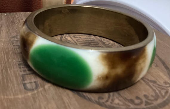 1970’s Chunky Bakelite Operculum Pattern Brass Ba… - image 9