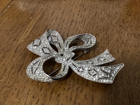 Kenneth Jay Lane - Pave Rhinestone Ribbon Bow Bro… - image 7