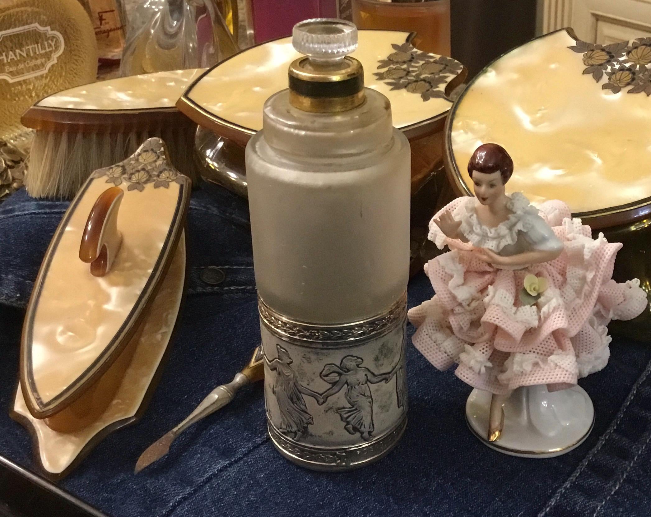 ルネ・ラリック 美品 0 R LALIQUE パウダーケース LYS（ユリ ルネ