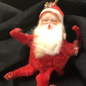 Vintage Chenille Pipe Cleaner Santa Claus Ornament - Decoración navideña retro antigua real de la década de 1940