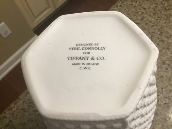 シビルコノリー　ティファニー　ウィーブ　白陶磁器　カエル Rare Tiffany and Co. White Basketweave Vase Designed by Sybil