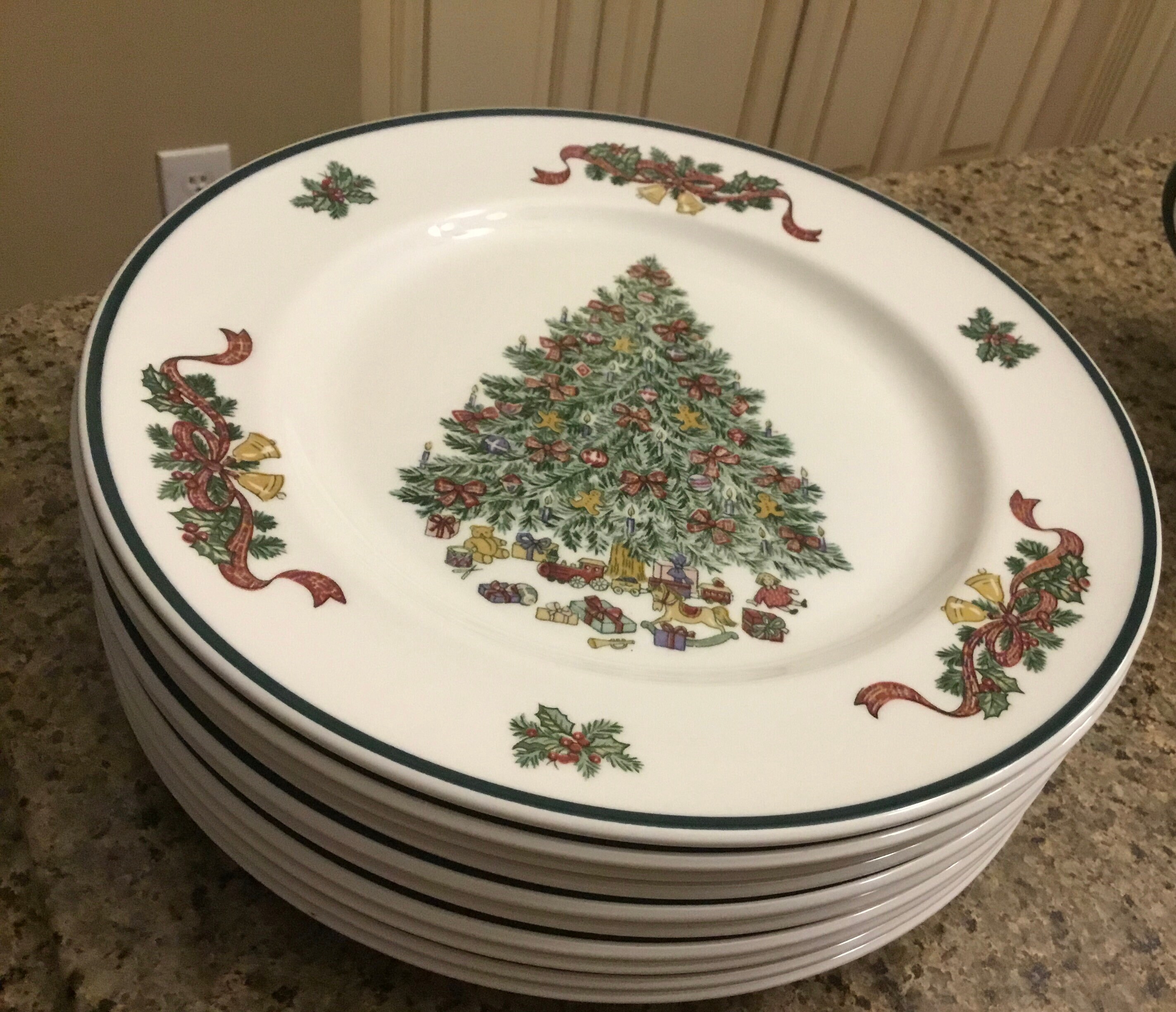 Vintage Johnson Bros Victorian Christmas Dinner Plates Etsy