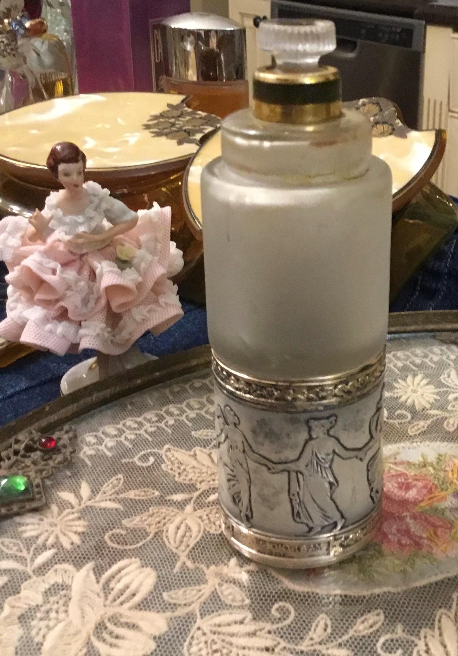 ルネ・ラリック 美品 パウダーケース ルネ LE LYS ドルセー（D'ORSAY