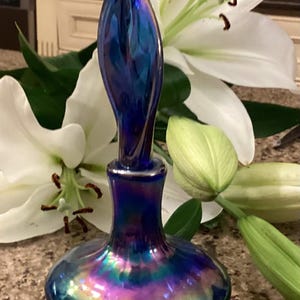 Vintage Kunst Glas Parfümflasche mit Stopfen - irisierend wie Karneval Glas - hergestellt von Gibson - 1980er Jahre
