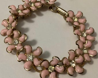 Roze madeliefje en strass armband uit de jaren 1950