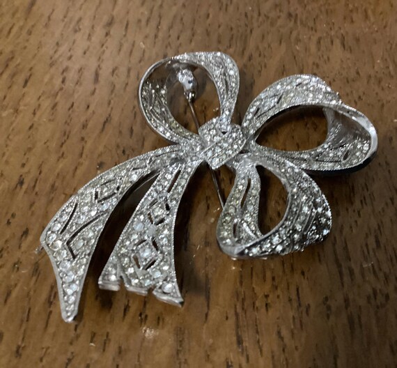 Kenneth Jay Lane - Pave Rhinestone Ribbon Bow Bro… - image 4