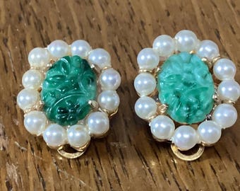 Pendientes de clip Marvella de los años 60, firmados, de cristal tallado, jade y perlas de imitación - Tono dorado