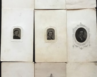Ambrotype Original - Deux Jeunes Ouvriers Américains Avec Marteau Et Scie - Cadre