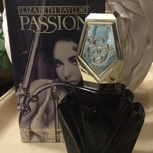 Vintage Passion by Elizabeth Taylor for Women Eau De Toilette Spray 1.5 Fl OZ