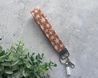 Pink Stars on Golden Key Fob Wristlet / Fabric Key Fob / Gift for Her / Lanyard / Keychain Wristlet / Holiday Gift / Dorm Keychain
