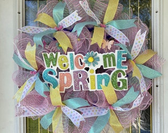Welcome Spring Mesh Wreath