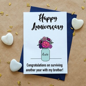 Congratulazioni stampabili per essere sopravvissuto un altro anno con il divertente biglietto d'anniversario di mio fratello, biglietti stampabili