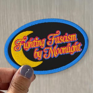 Écusson brodé Combattre le fascisme au clair de lune - Anime nostalgie