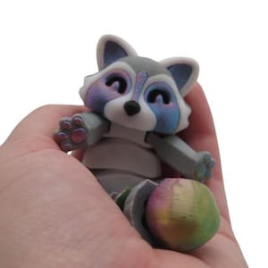 Prism Raccoon (Green Purple Yellow) – Adorable Trash Pandas by Vera&#39;s Arts & Dice | Handcrafted 3DPrint | Raccoon Gifts | Trash Panda Lovers