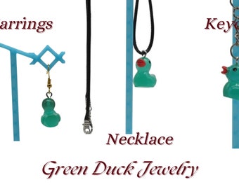 Juego de joyas Quirky Quack de Vera's Arts & Dice: accesorios encantadores inspirados en patos verdes