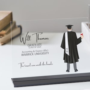 Afstudeercadeau voor hem | Afstudeercadeauklas van 2024 | Gepersonaliseerd cadeau voor hem | Afstudeercadeau voor zoon, broer en kleinzoon | Scrollen