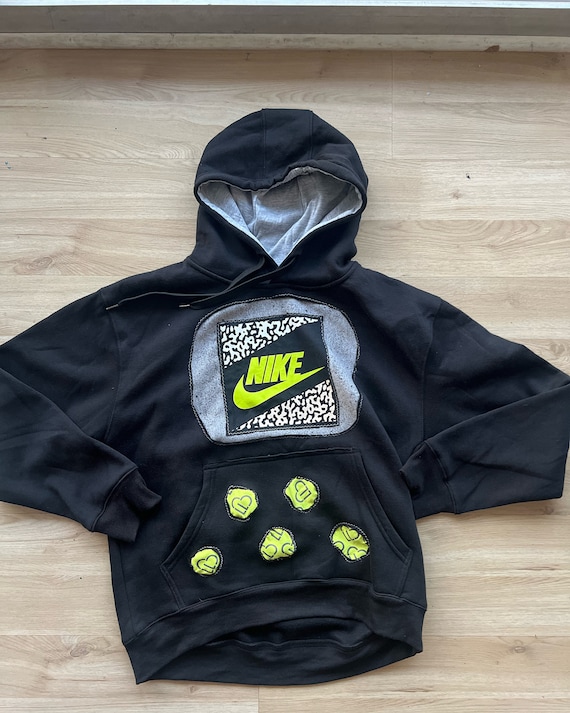 sudadera reciclada con parches de tela