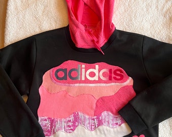 Upcycled Hoodie Unisex - Large Schwarz mit Patches aus recycelten Materialien