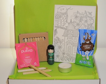 Small Vegan Personalised Care Package, Pamper Gift Box, Hug in a Box, Birthday Gift, Thank You, Bath Time, Therapy Colouring, Chocolate, Tea