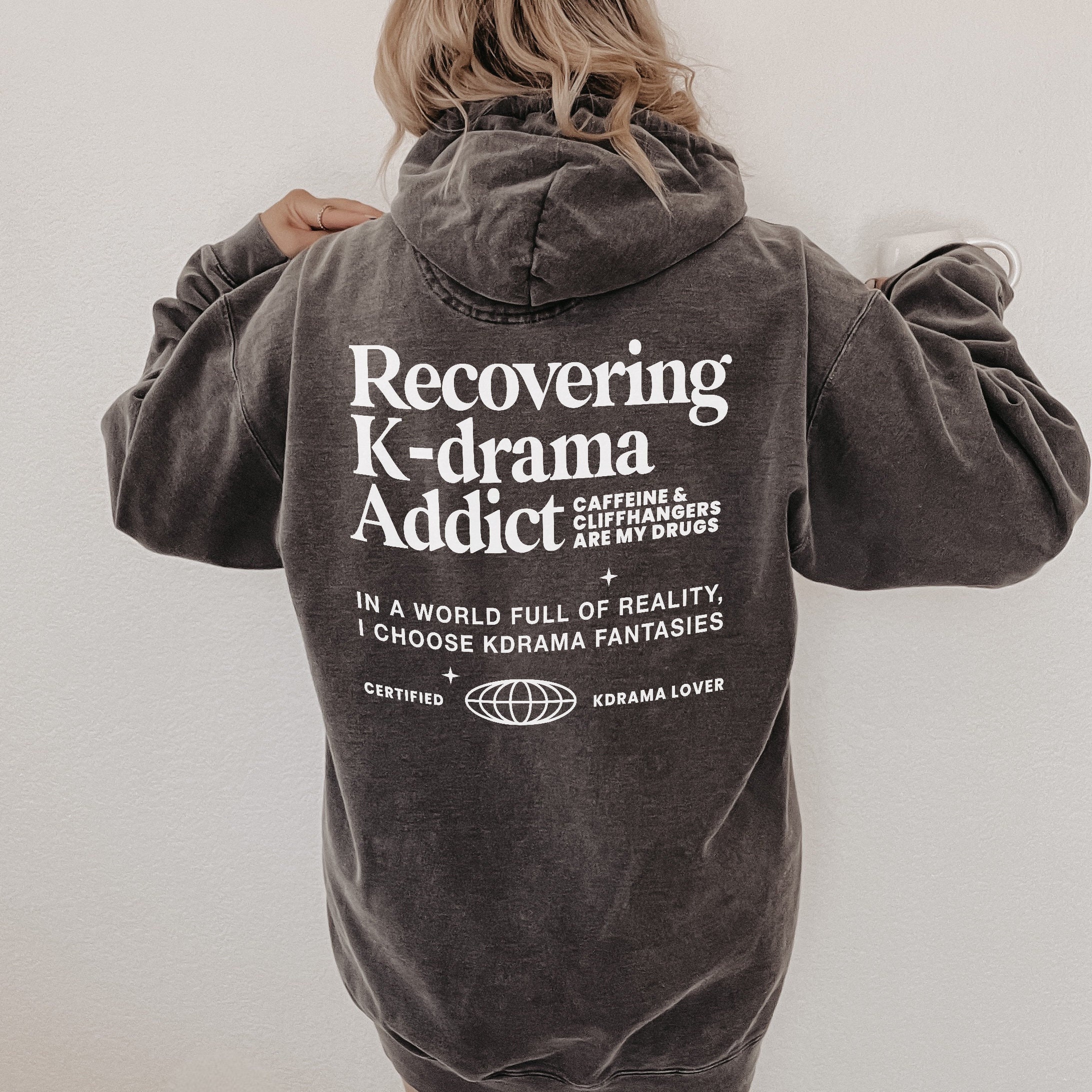 Recovering Kdrama Addict Premium Hoodie Kdrama Fans Geschenkideen Kdrama Merch koreanisches Drama Liebhaber Geschenk Hoodie Hallyu Geschenke Kpop Geschenk
