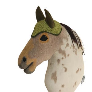 Gorro de orejas de caballito de juguete a crochet - Varios colores