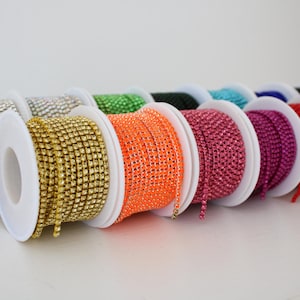 Rhinestone chain 2,5 mm, sold per 10 cm