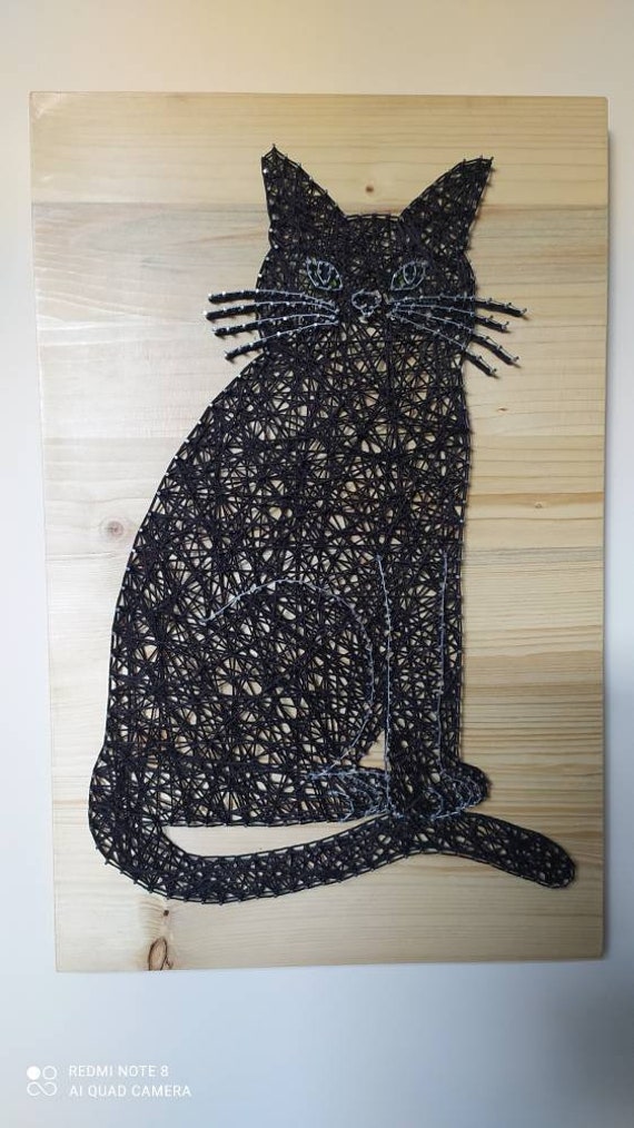 Tableau en Art Filaire, String Art, Ombre de Chat avec Détails. Chat Noir