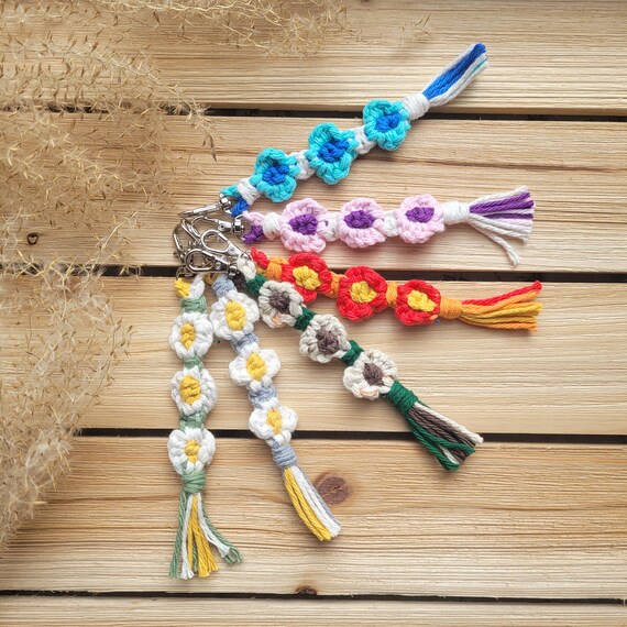 Macrame Daisy Keychain, Customized Macrame Keychains, , Macrame
