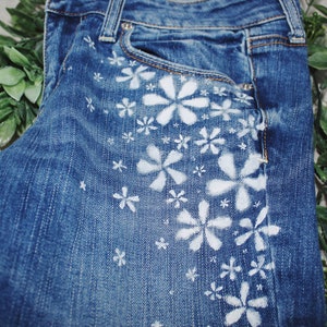 Size 6 Flower Power Hand Painted Jeans Denim Custom American Eagle Donate