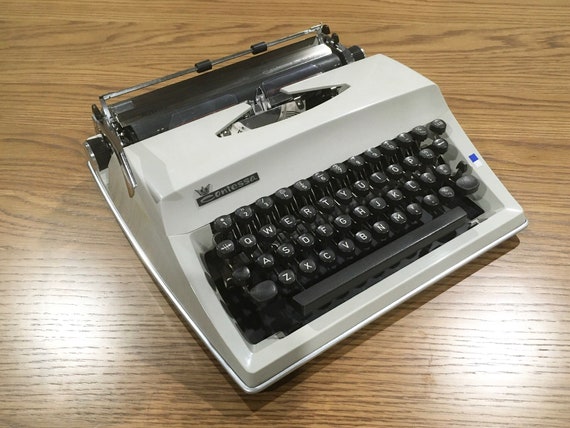 Vintage Adler Contessa De Luxe - Refurbished Typewriter With