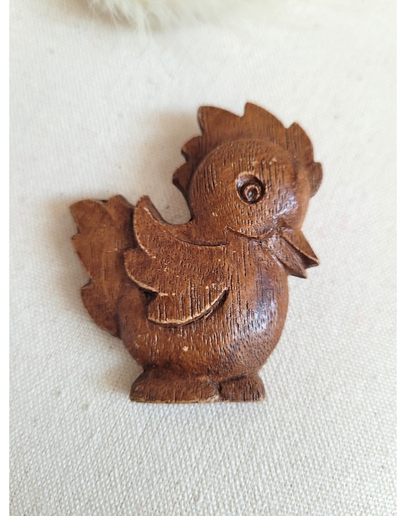 Vintage 1940s wooden carved rooster pin brooch, 2.