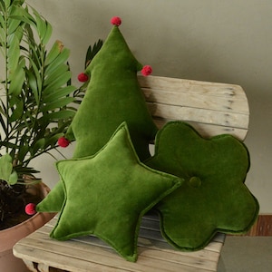 Christmas Tree Shaped Cushion for Christmas gift Decoration Throw Pillow for Christmas Tree Shape Sofa Cushion Decorative Pillow Xmas Decor